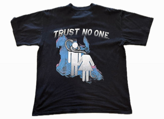 HOMME FEMME Trust No One Tee - Used/Worn