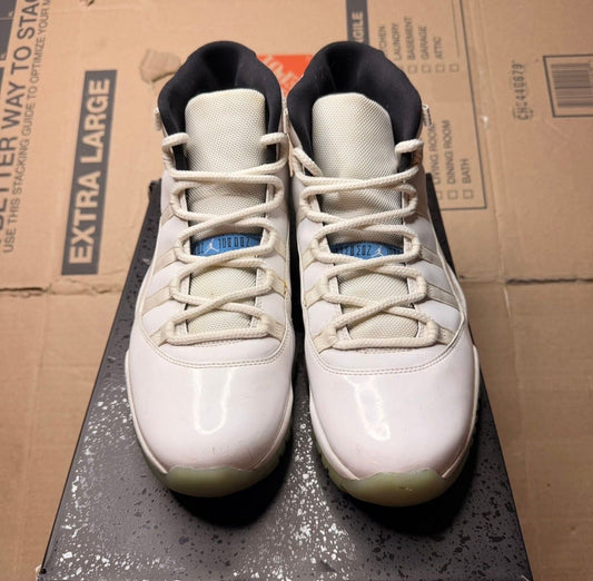 WORN JORDAN 11 "LEGEND BLUE" - Used/Worn