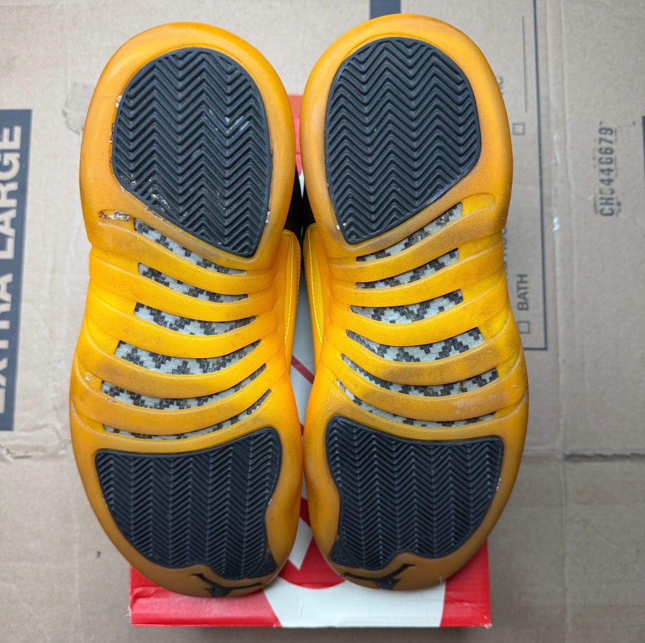 WORN JORDAN 12 "UNIVERSITY GOLD" - Used/Worn