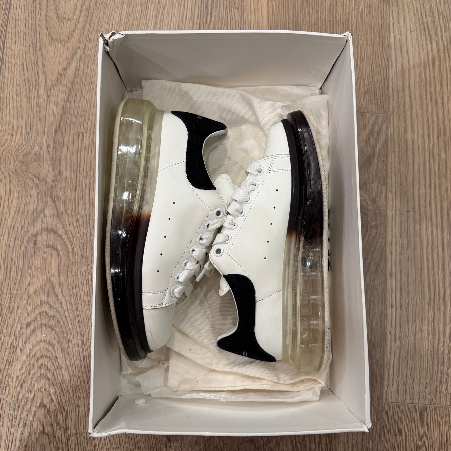 WORN ALEXANDER MCQUEEN SIZE 6M 7.5W