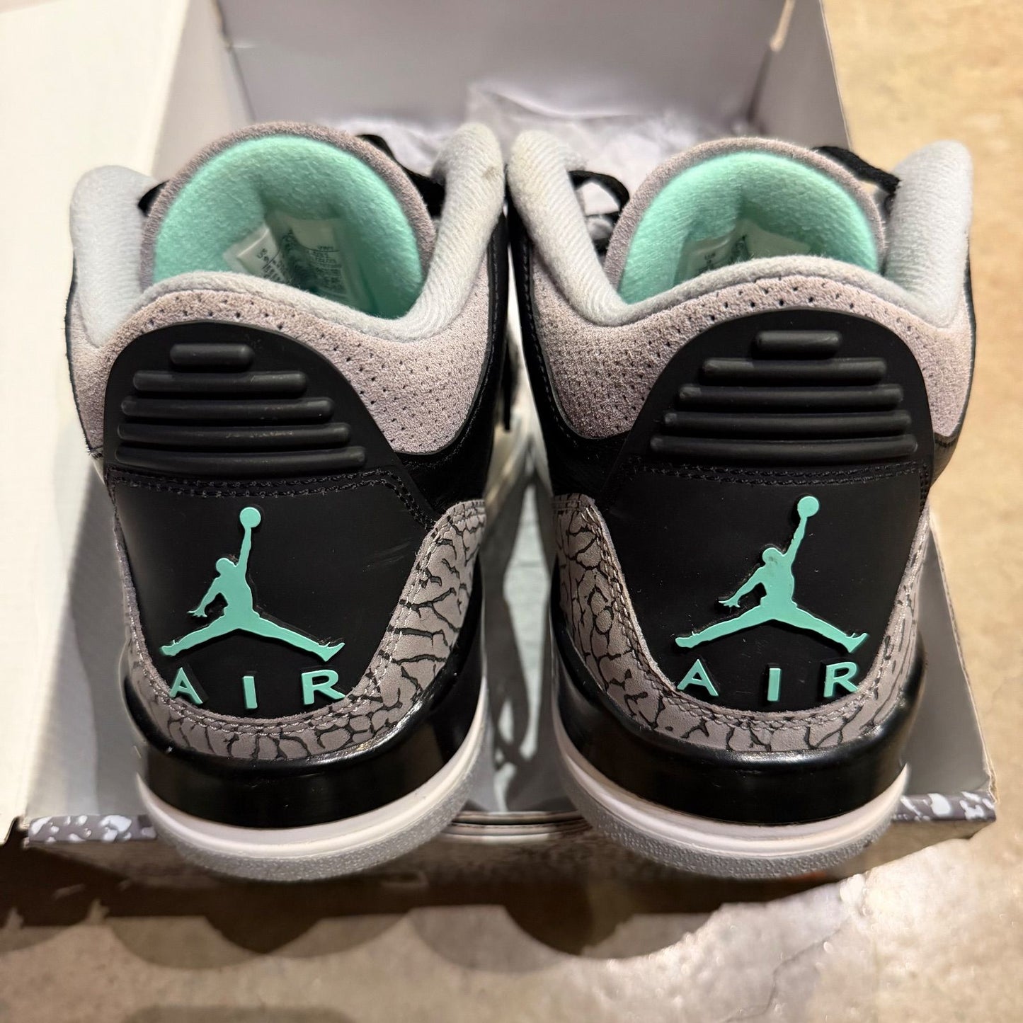WORN JORDAN 3 "GREEN GLOW" - Used/Worn