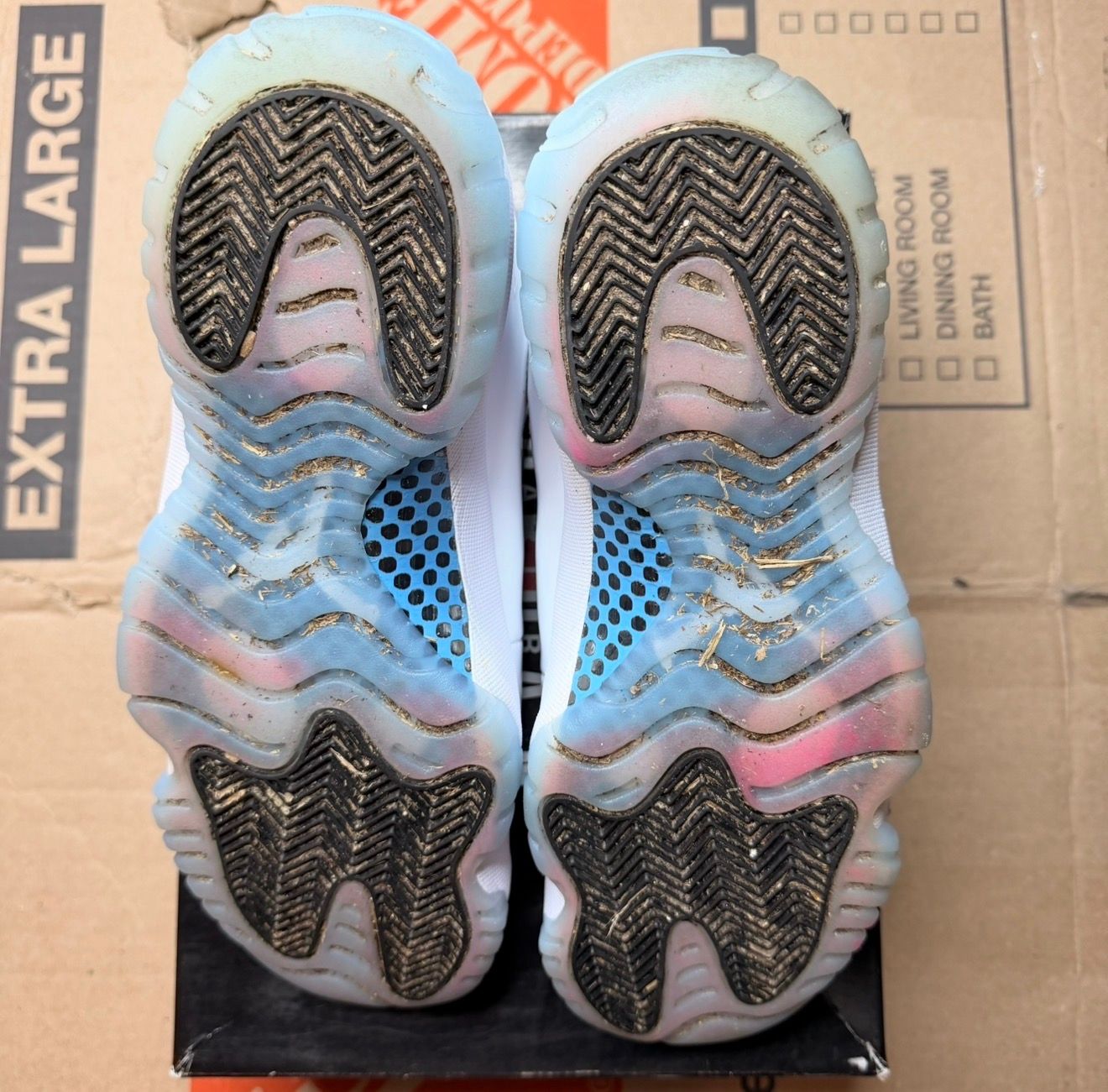 WORN JORDAN 11 "COLUMBIA" - Used/Worn