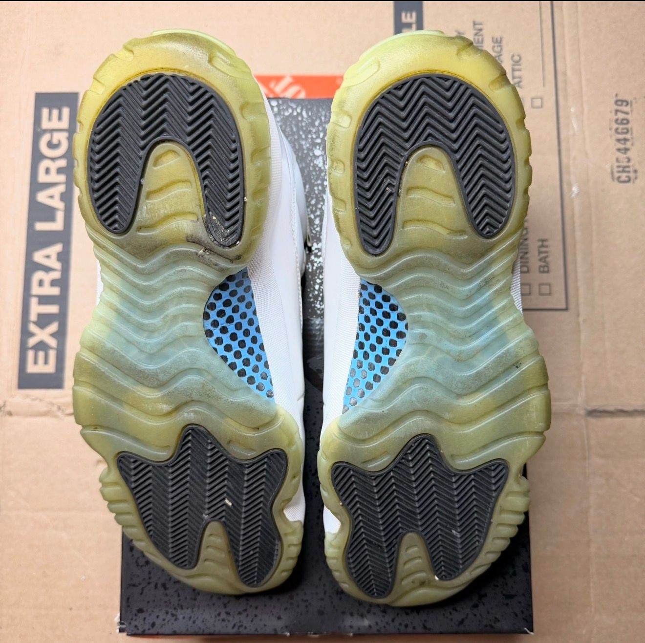 WORN JORDAN 11 "LEGEND BLUE" - Used/Worn