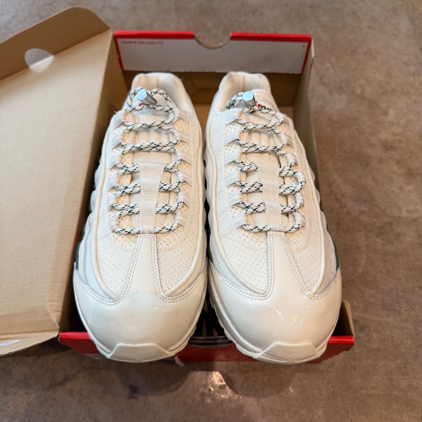 NO BOX Undefeated x Nike Air Max 95 'Sail' - Used/Worn
