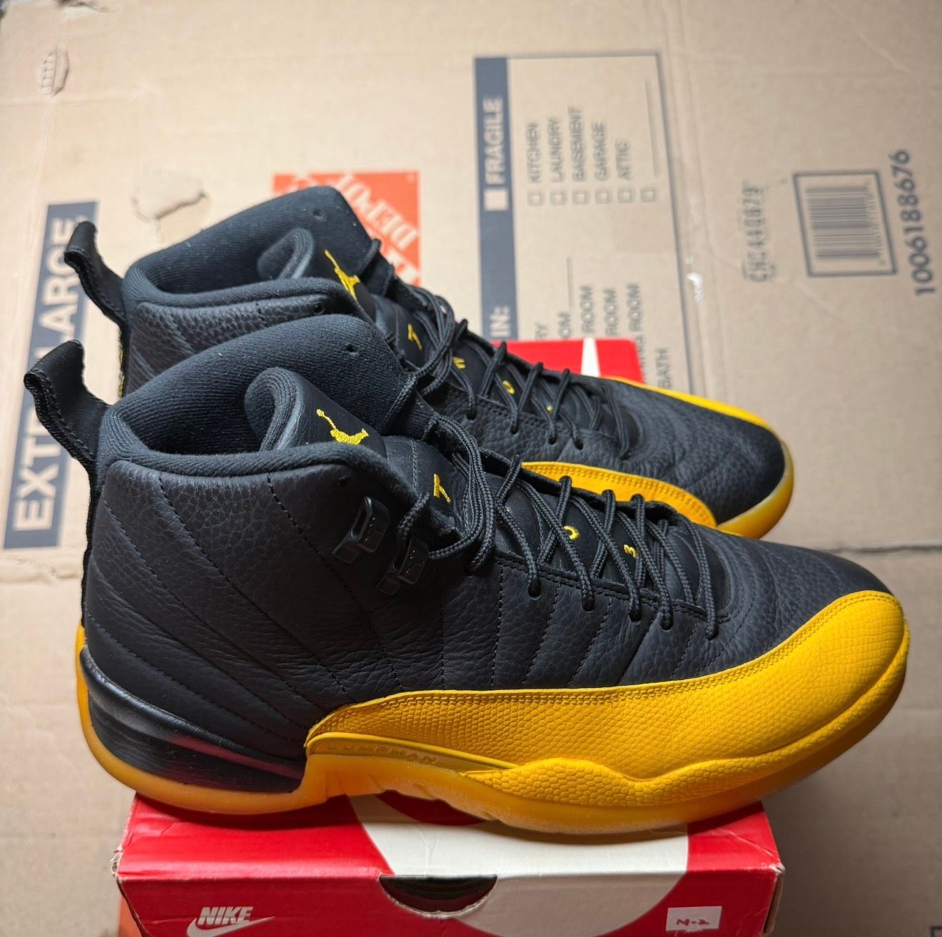 WORN JORDAN 12 "UNIVERSITY GOLD" - Used/Worn