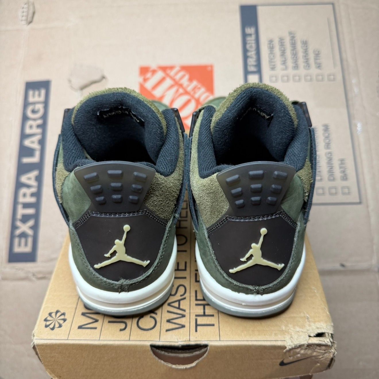 WORN GS JORDAN 4 "CRAFT MEDIUM OLIVE" - Used/Worn