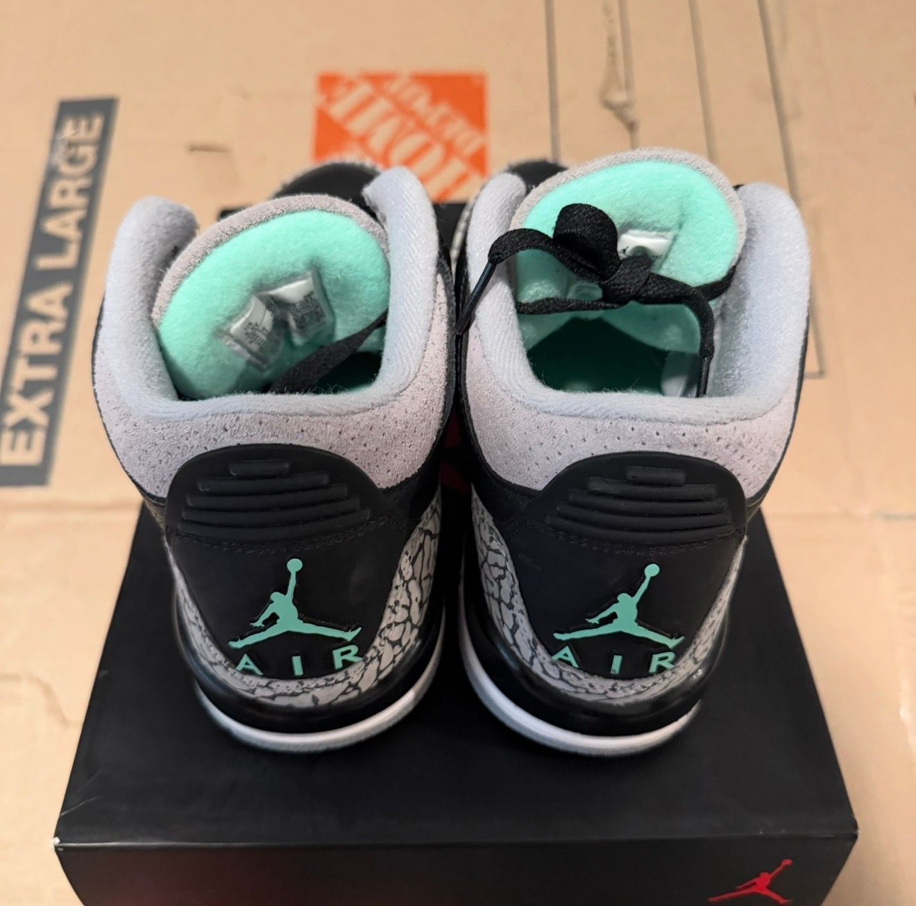 WORN GS JORDAN 3 "GREEN GLOW" - Used/Worn