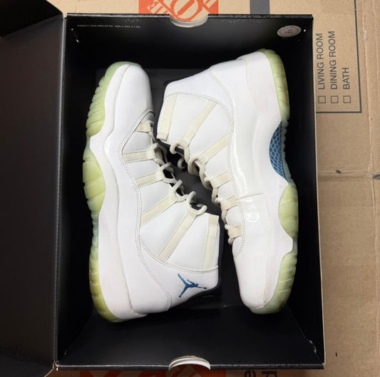 WORN JORDAN 11 "LEGEND BLUE" - Used/Worn