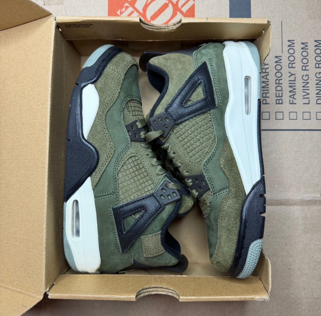 WORN GS JORDAN 4 "CRAFT MEDIUM OLIVE" - Used/Worn