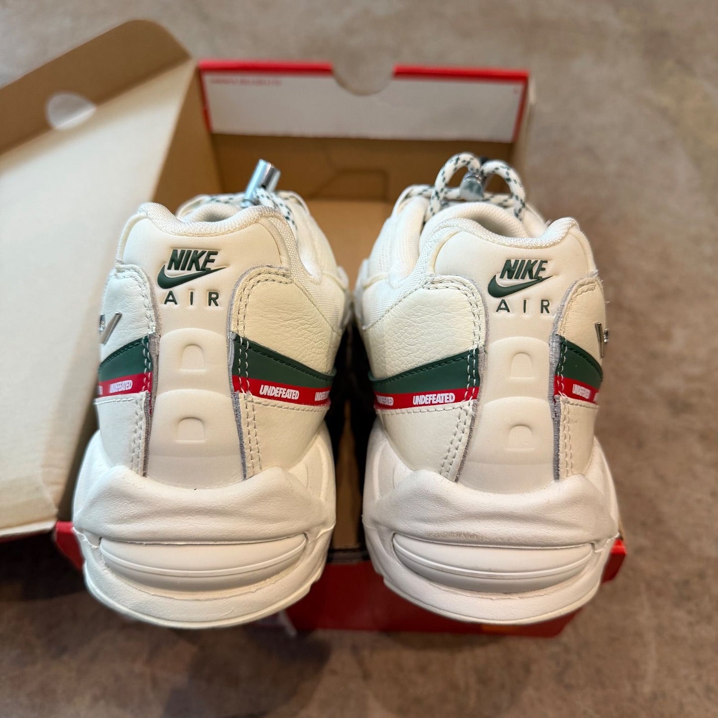 NO BOX Undefeated x Nike Air Max 95 'Sail' - Used/Worn