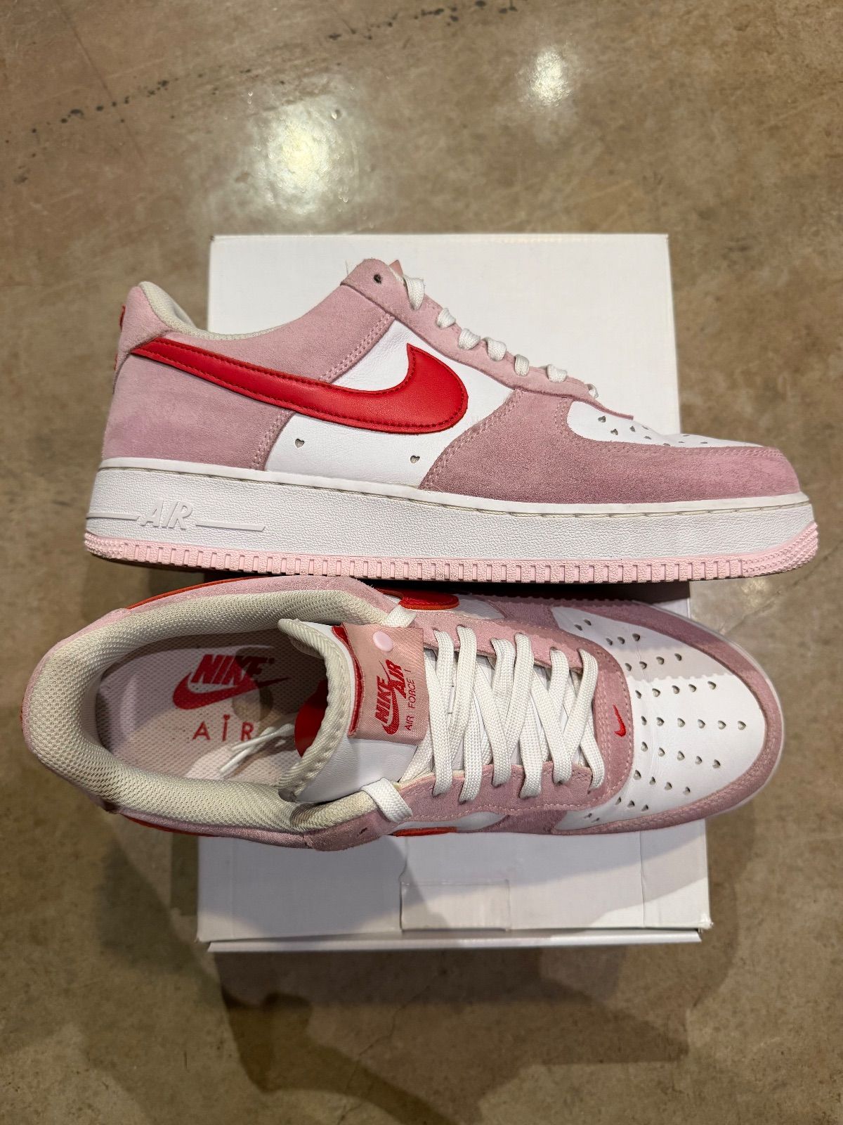 WORN AIR FORCE 1 "VALENTINES DAY" - Used/Worn