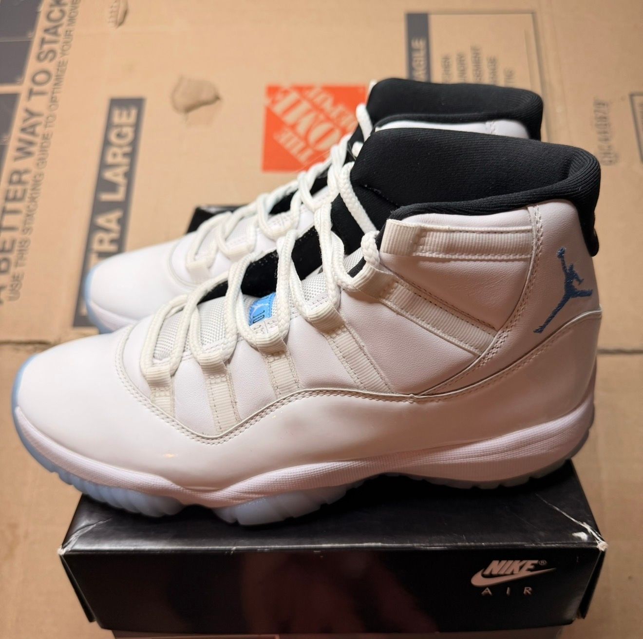 WORN JORDAN 11 "COLUMBIA" - Used/Worn