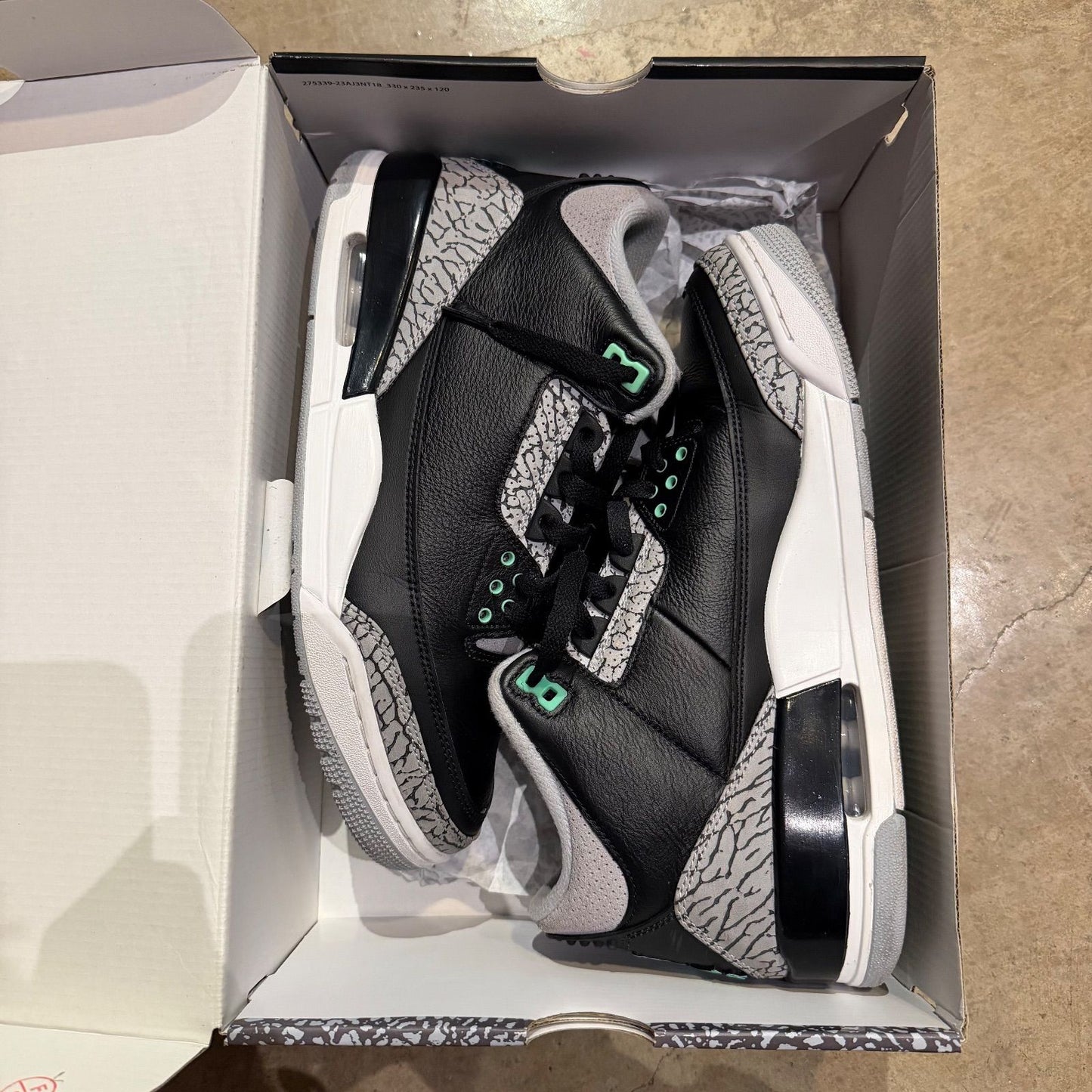 WORN JORDAN 3 "GREEN GLOW" - Used/Worn