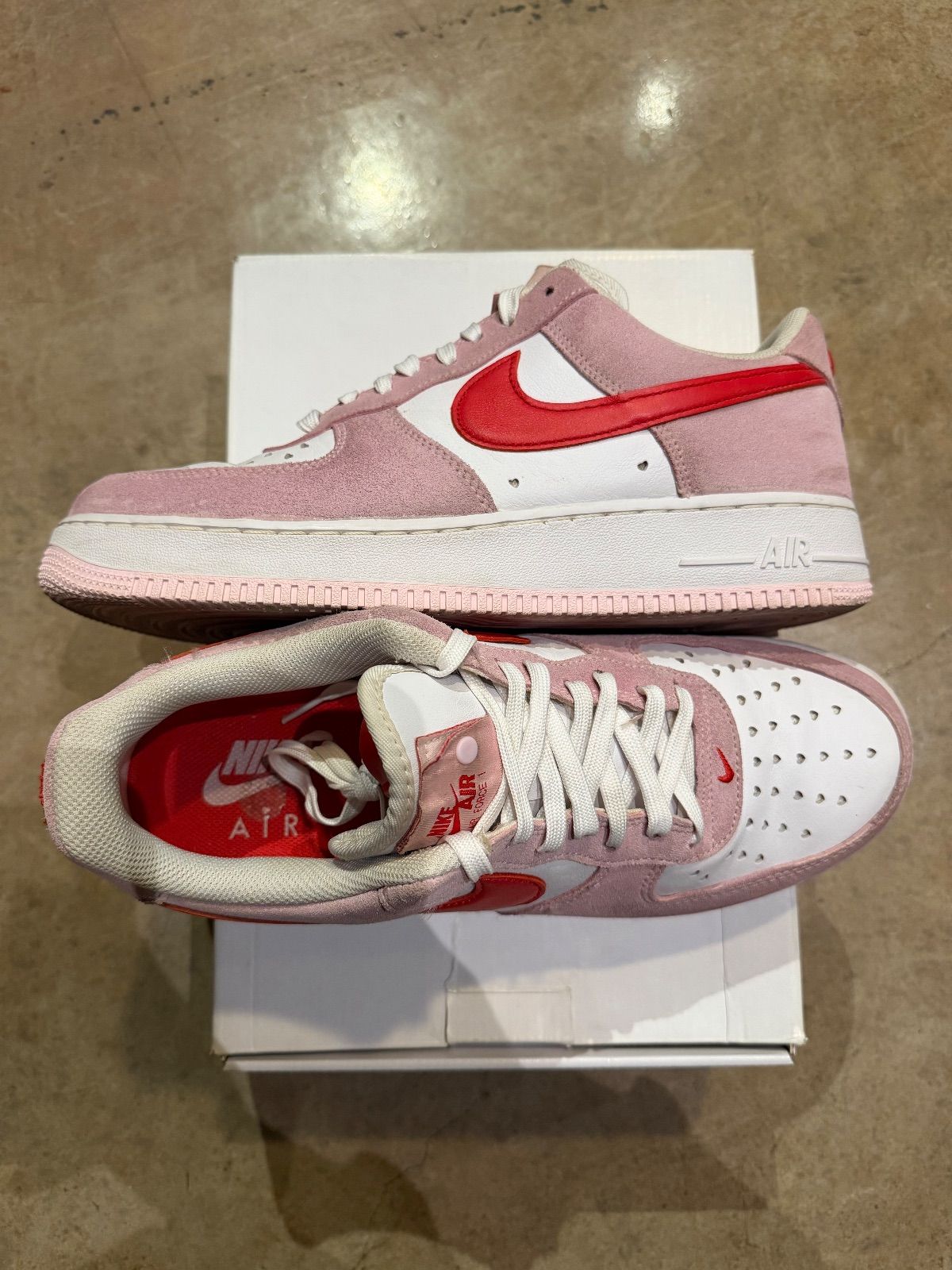 WORN AIR FORCE 1 "VALENTINES DAY" - Used/Worn