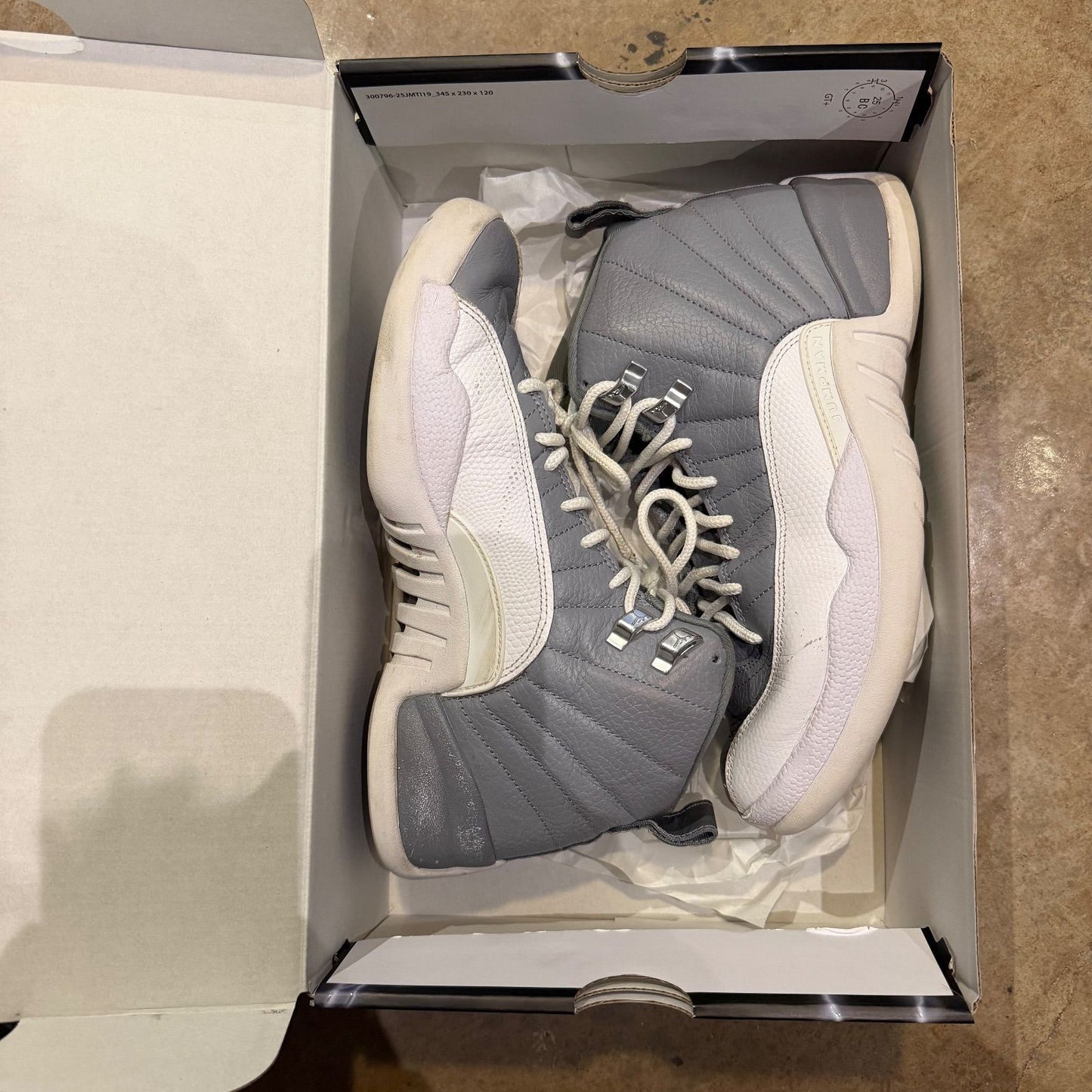 WORN JORDAN 12 "STEALTH" - Used/Worn