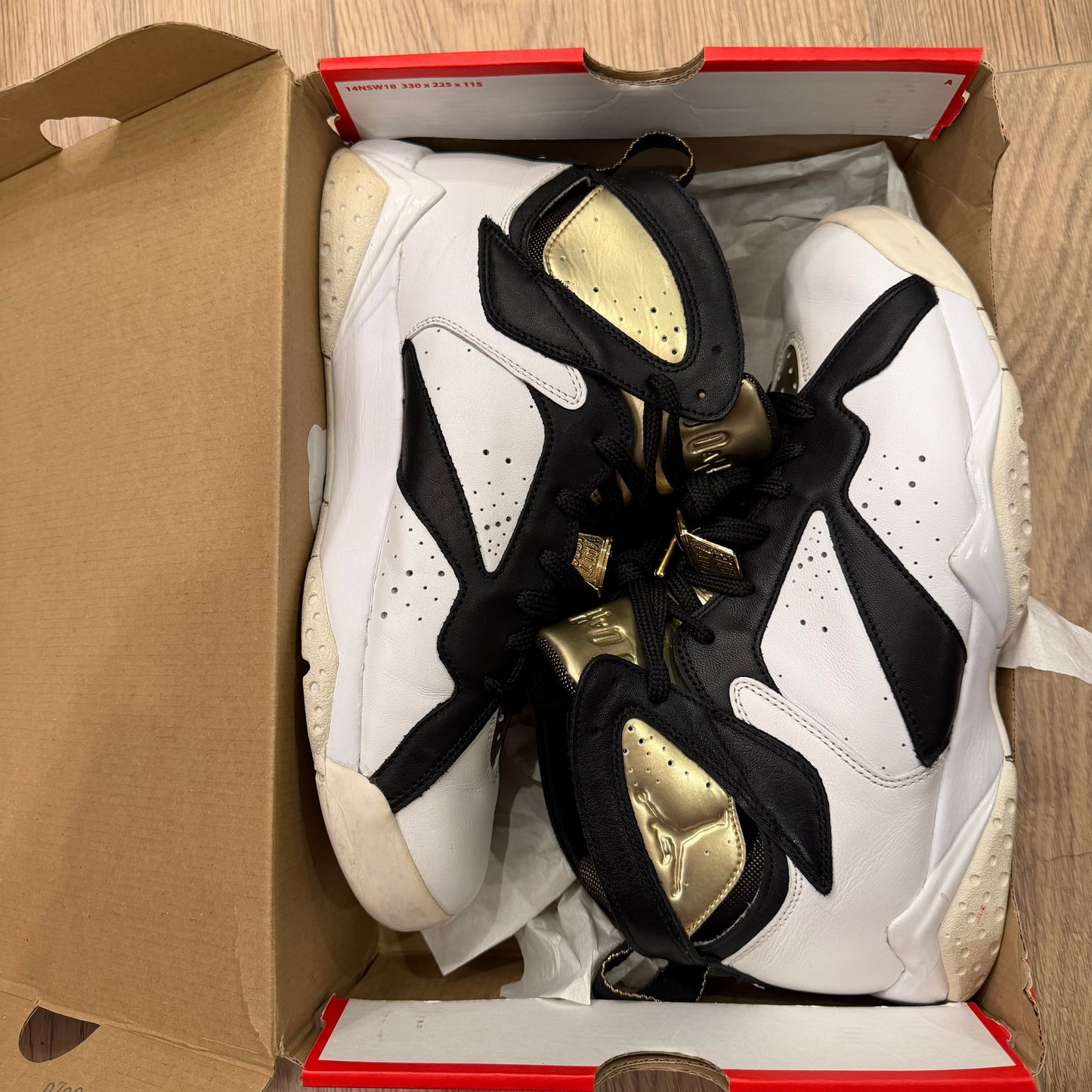 WORN JORDAN 7 SIZE 9.5