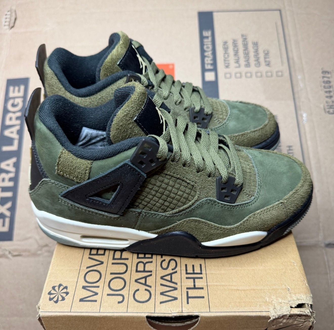 WORN GS JORDAN 4 "CRAFT MEDIUM OLIVE" - Used/Worn