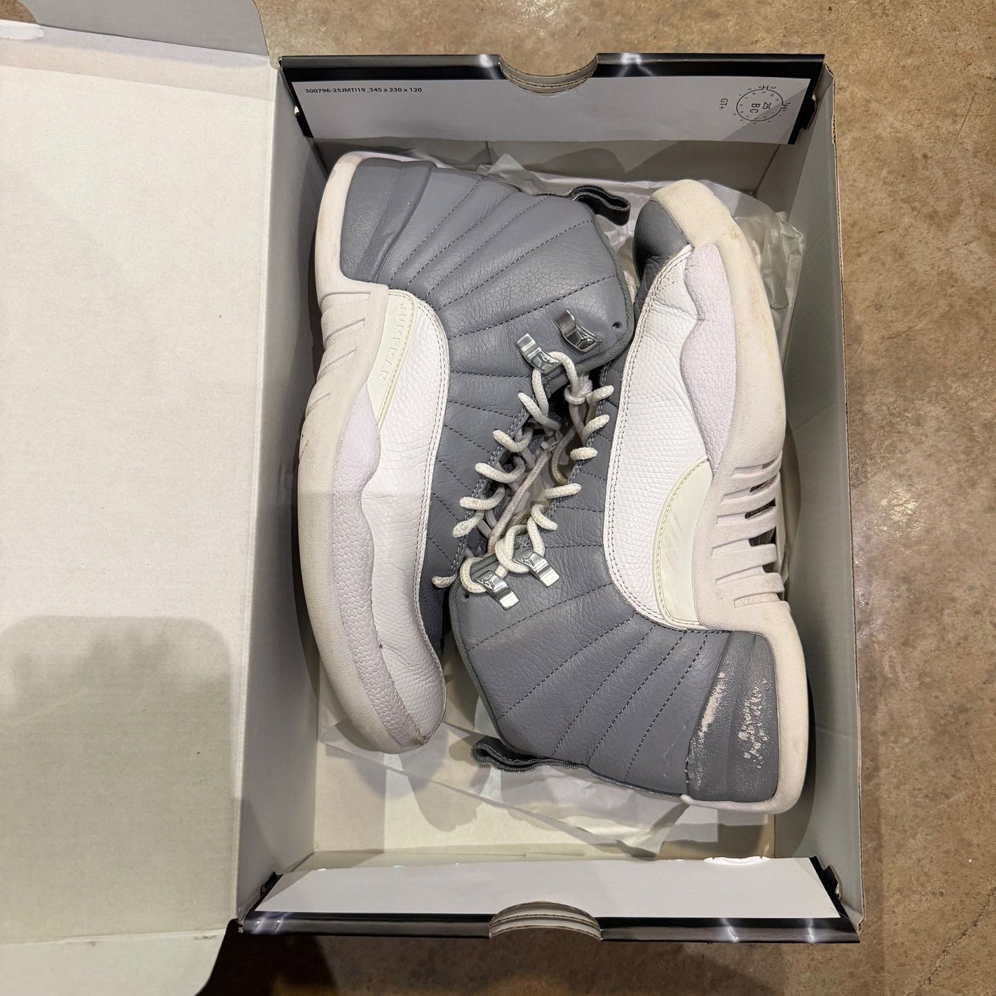 WORN JORDAN 12 "STEALTH" - Used/Worn
