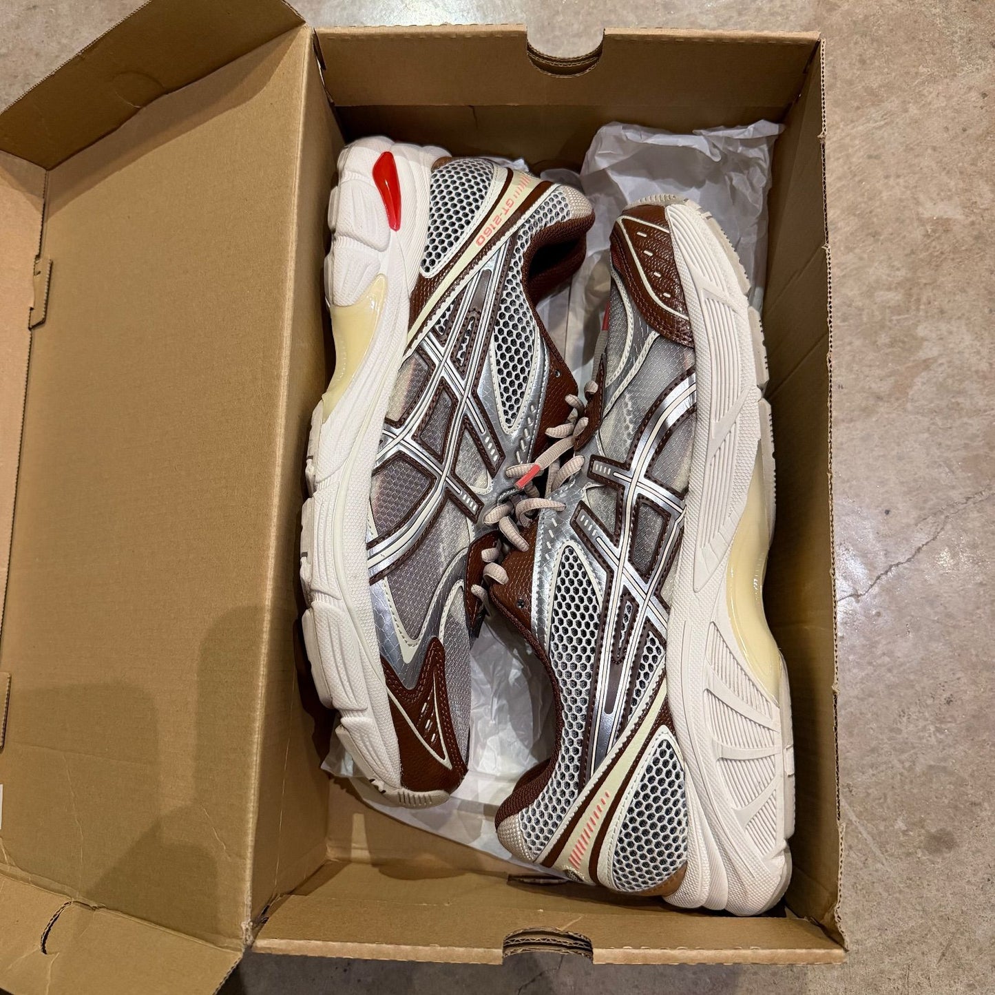 WORN ASICS "CHOCOLATE BROWN" - Used/Worn