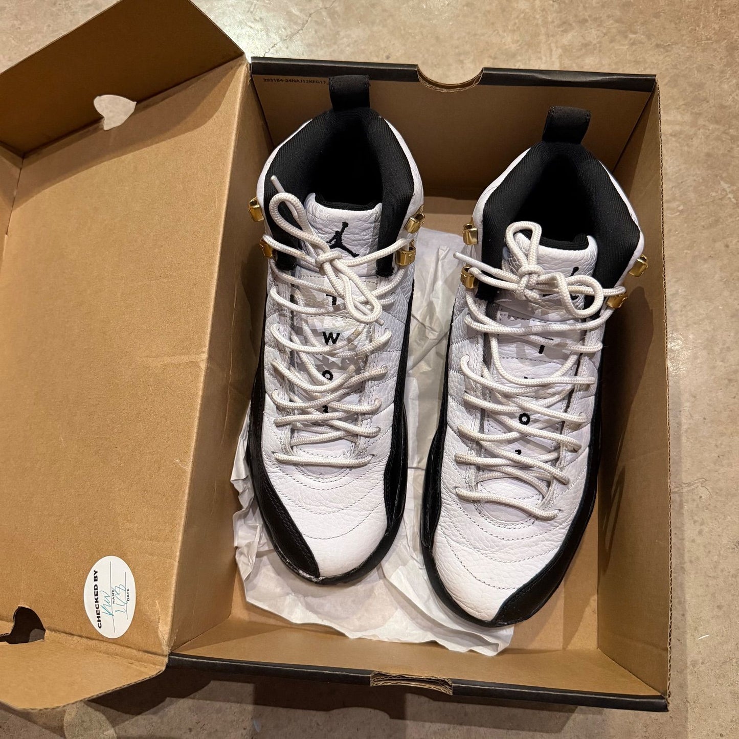 WORN JORDAN 12 "TAXI" - Used/Worn