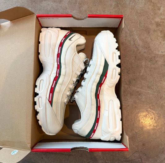 NO BOX Undefeated x Nike Air Max 95 'Sail' - Used/Worn