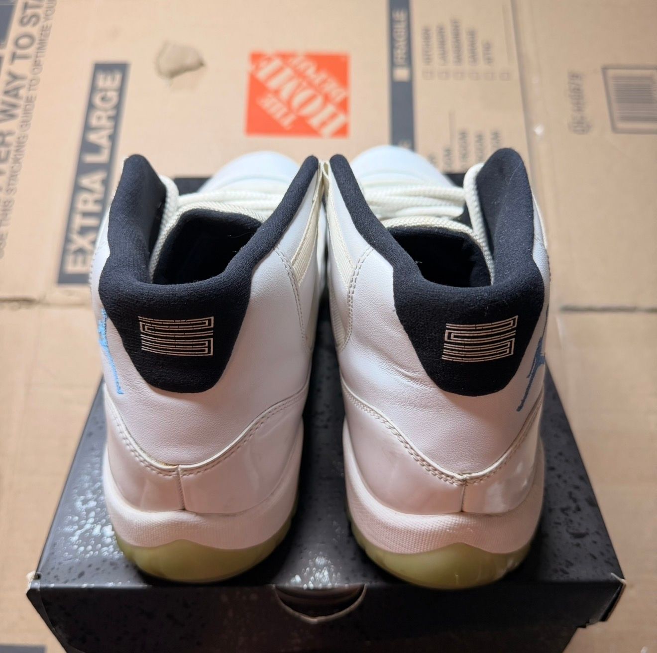 WORN JORDAN 11 "LEGEND BLUE" - Used/Worn
