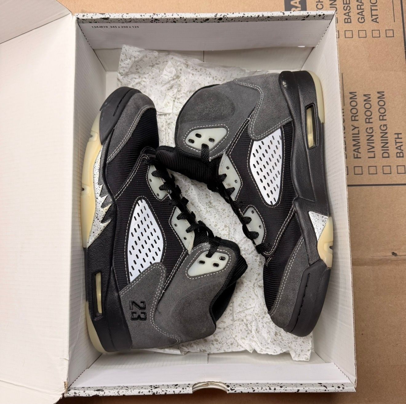WORN JORDAN 5 "ANTHRACITE" - Used/Worn